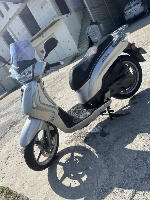Vand scuter Kymco 125 cm