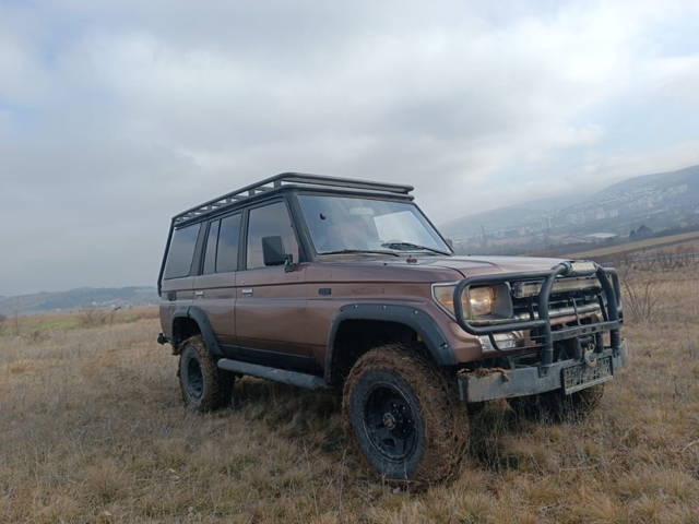 Toyota Land Cruiser lj 78