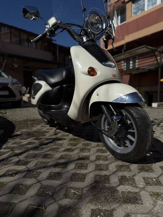 Scuter Aprilia Mojito Custom Nu Vespa 49 cc, 2T din 2009