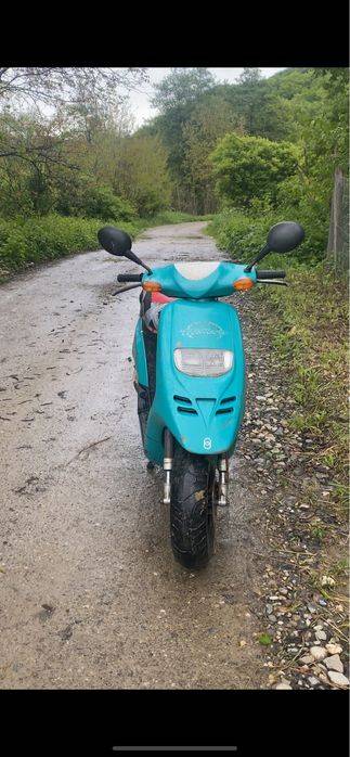 Vand piaggio typhoon de 80 merge foarte bine filtru sport etc.