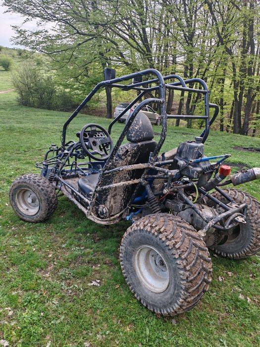 Vând buggy de 150, preț negociabil
