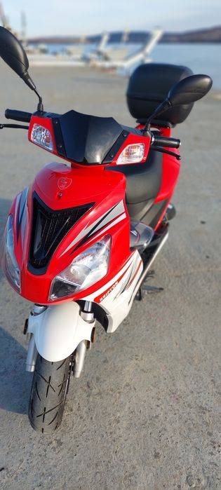 Scuter benzină 50 cc
