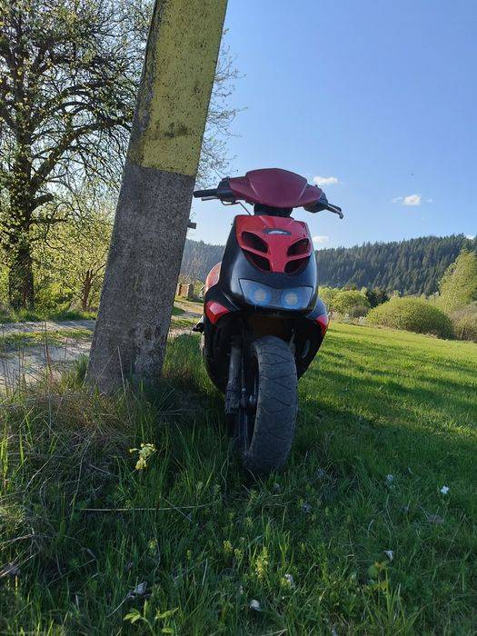Vând scuter Aprilia SR