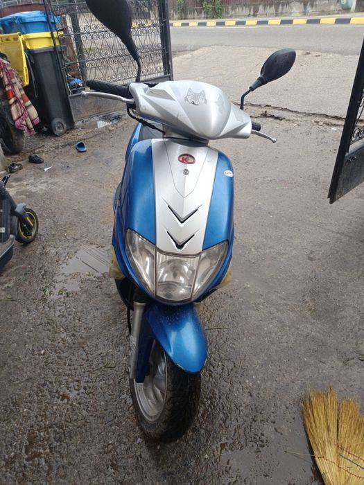 Vand scuter perfect funcționabil