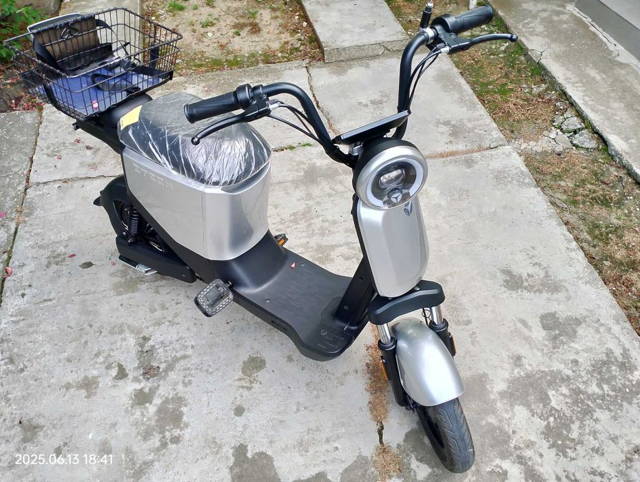 Scuter electric Ztech ZT-05 Yadea