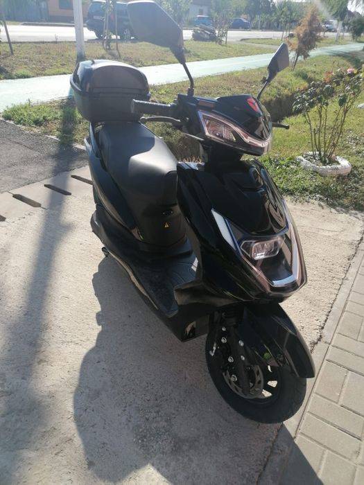 SCUTER ELECTRIC Z-TECH Nu e nevoie de permis