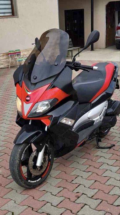 Scuter Aprilia Sr-max 125cc