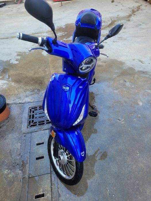 Scuter electric fara permis