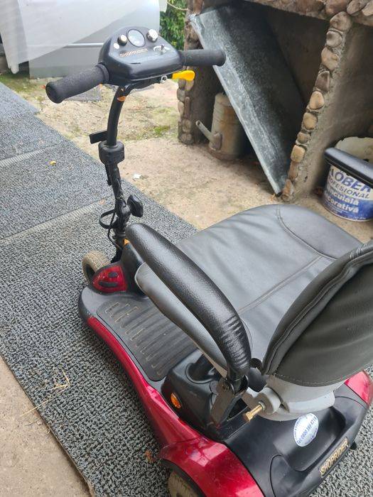 Scuter (cărucior) electric pentru persoane în vârstă!