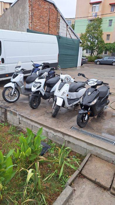 Scutere 49 și 125cc