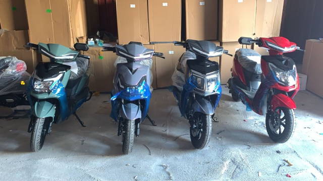 Scuter Electric Fara permis