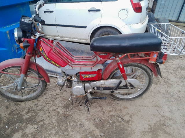 Vând moped first bike