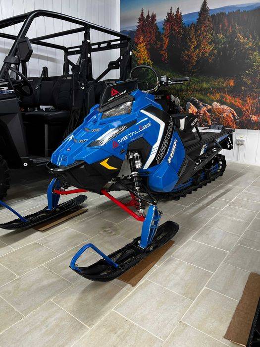 Snowmobil Polaris Assault