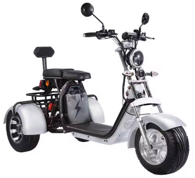 Scuter electric 3 roti fara permis