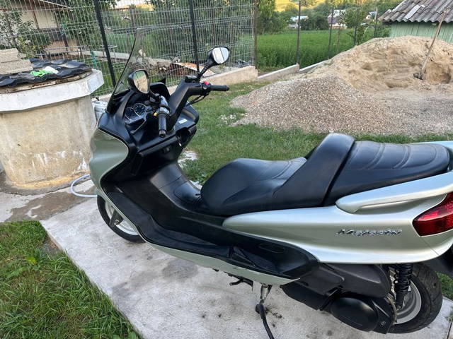 Vând scuter yamaha majesty 250 din 2004