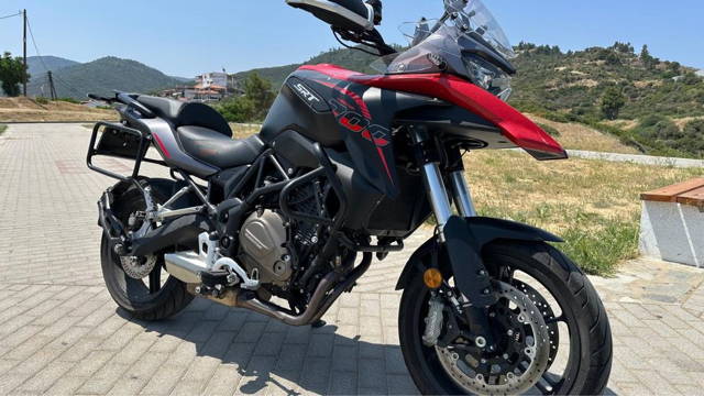 Motocicleta QJ Motor SRT 700 - Adventure Touring