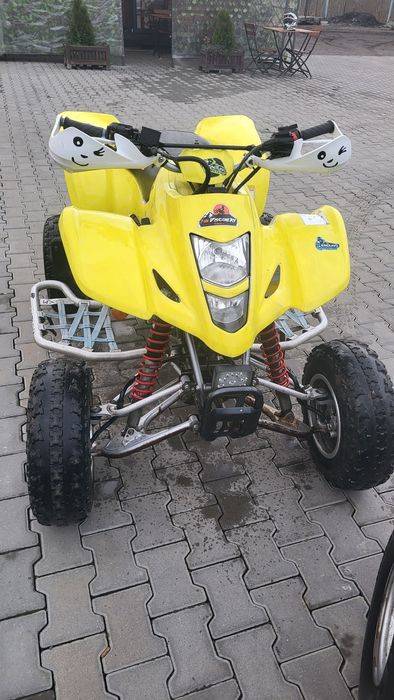 Vând suzuki ltz 400