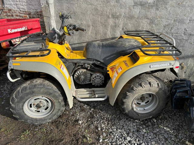 Vand sau dezmembrez atv Bombardier 650 cm