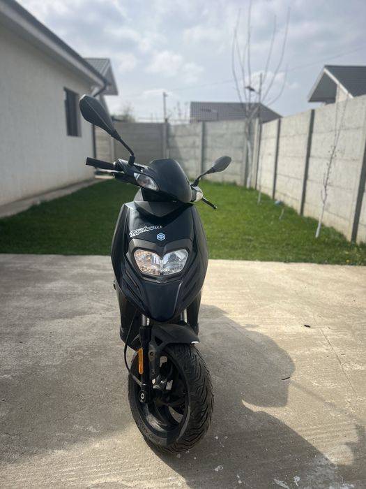 Scuter Piaggio Typhoon 49 cc