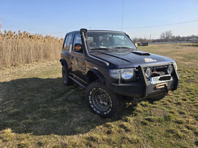Mitsubishi Pajero 2.5d cu Blocant