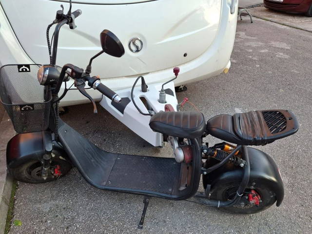 Vând scuter electric cu baterie 20 ah
