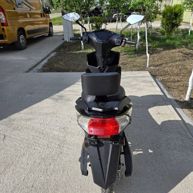 Vând scuter electric