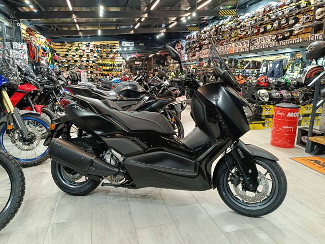 Yamaha XMax 300 TechMax nou -  prin EST BIKE Campina