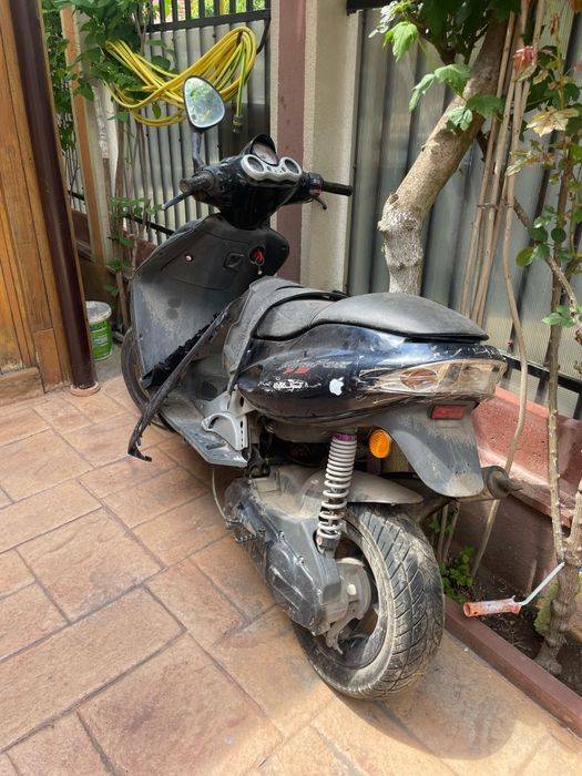 Vand scuter  Malaguti f15 pentru piese
