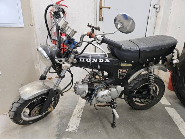 Scuter moped cu schimbător de viteze Honda  49 cc