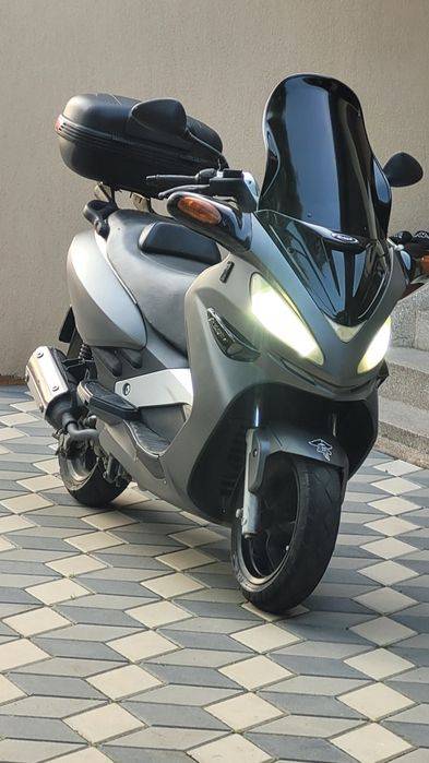 Vând Malaguti Madison RS 250