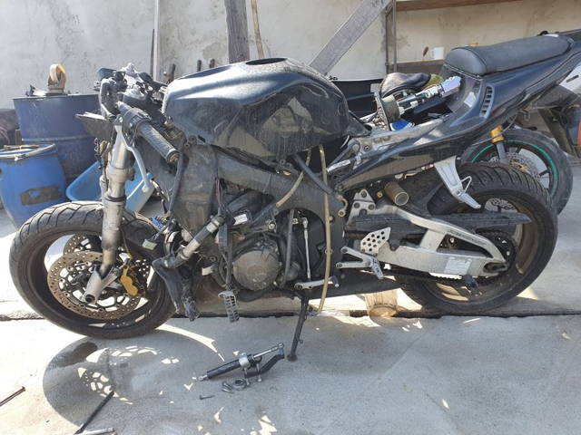 Dezmembrez honda cbr 600rr an 2003 motor functional cadru cu acte cdi