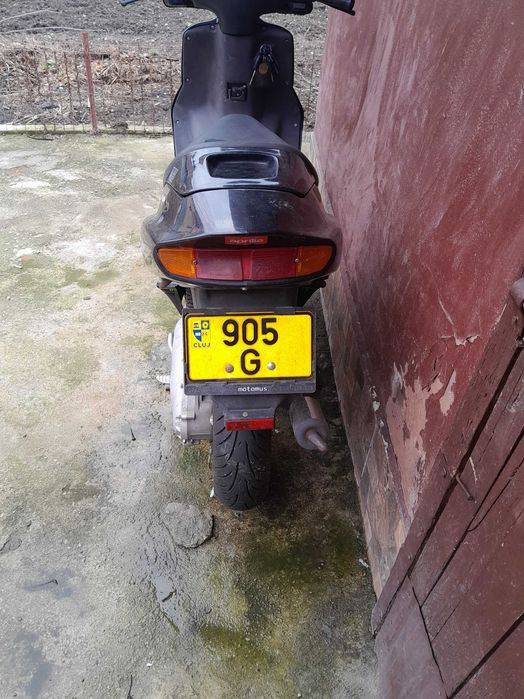 Moped imatriculat