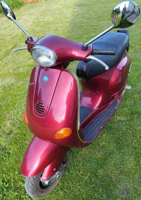 Scuter Piaggio Vespa ET2, 49cc
