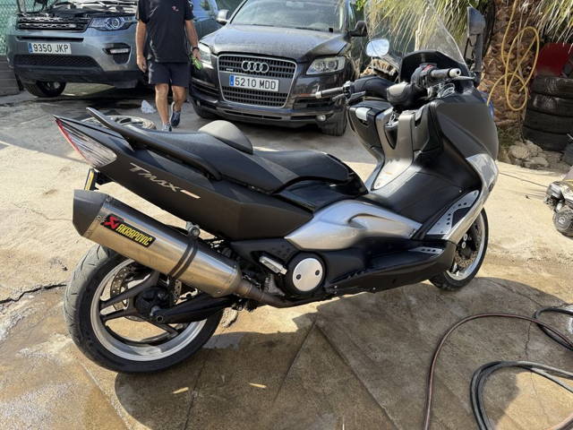 Yamaha t max 2012 . 5800 km perfecta. Special esition