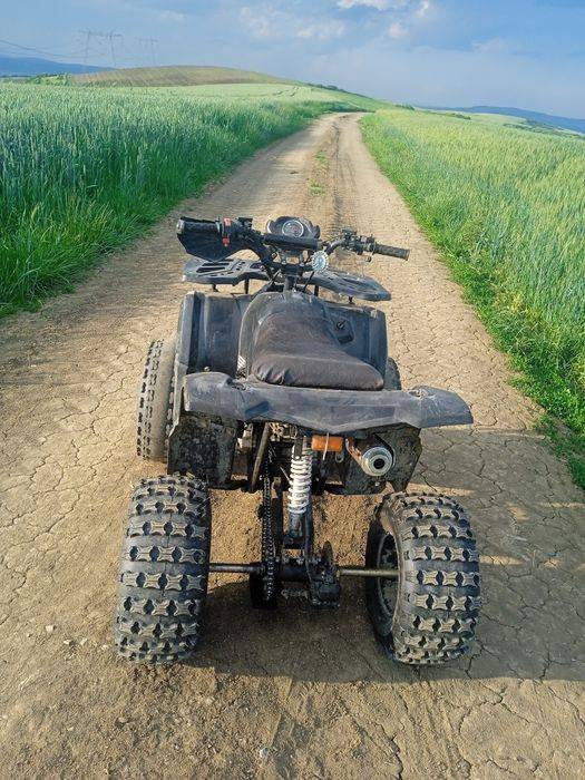Vând atv Hummer 125