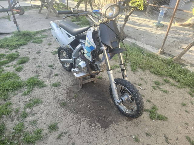 Vând cross 125 vand