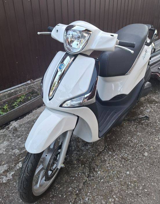 Scuter Piaggio Liberty capacitate 49cm³