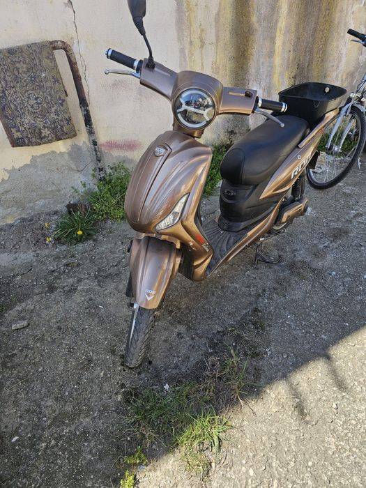 vând scuter electric RDB sulina