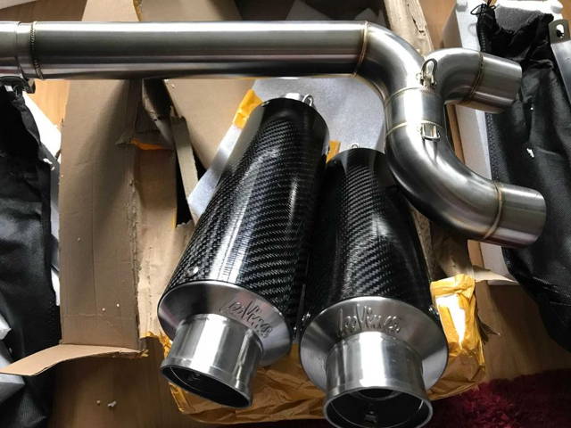 Toba LeoVince Carbon Yamaha FZ6 FZ6-N FZ6S 2004-2009 noua , muzica