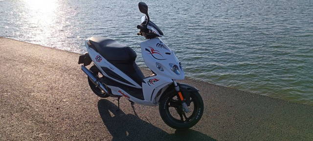 Scuter Malaguti F12R Phantom impecabil ideal Glovo/Bolt/Uber/Livrari