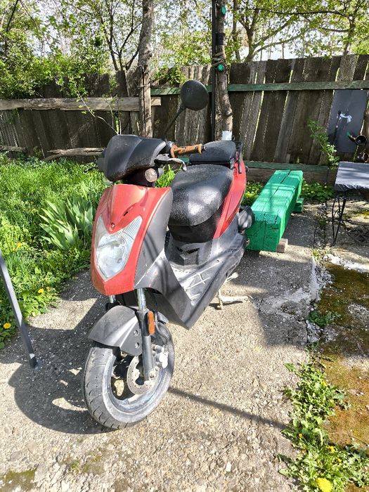 Vând scuter Kymco Agility 50