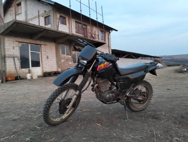 Cross Yamaha xt 600