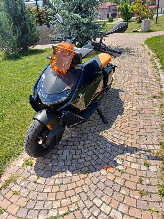 Scuter elecric BMW CE04