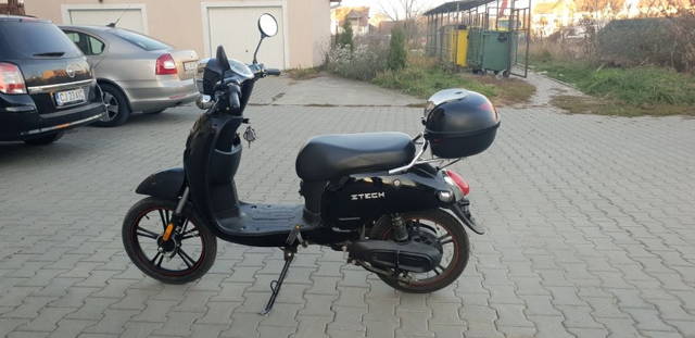 Vand scuter electric