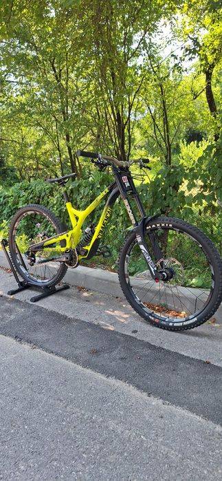 Vând Commencal V4 Supreme