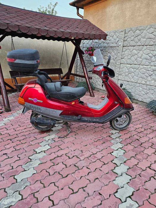 Vând Piaggio Hexagon de 120 CM3