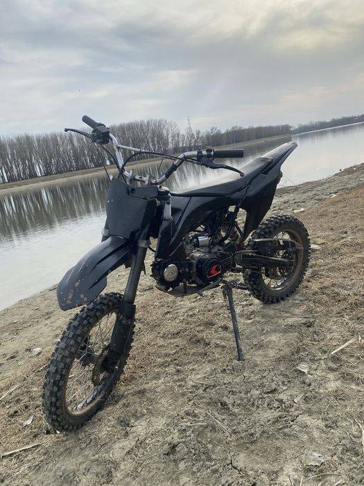 Se vinde cross 125 functionabil
