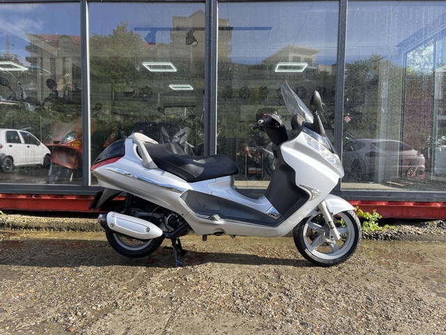 Scuter Piaggio X8 125 cc