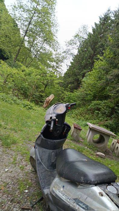 Vând scuter de 49cc