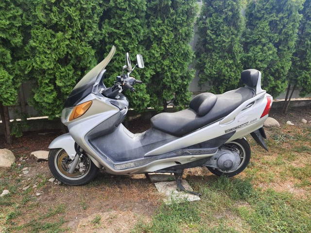 Scuter Suzuki Burgman 250 cc